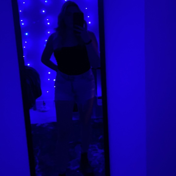 Meet your Posher, Camille - Picture 2 of 3